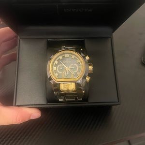 Invicta Zeus bolt magnum